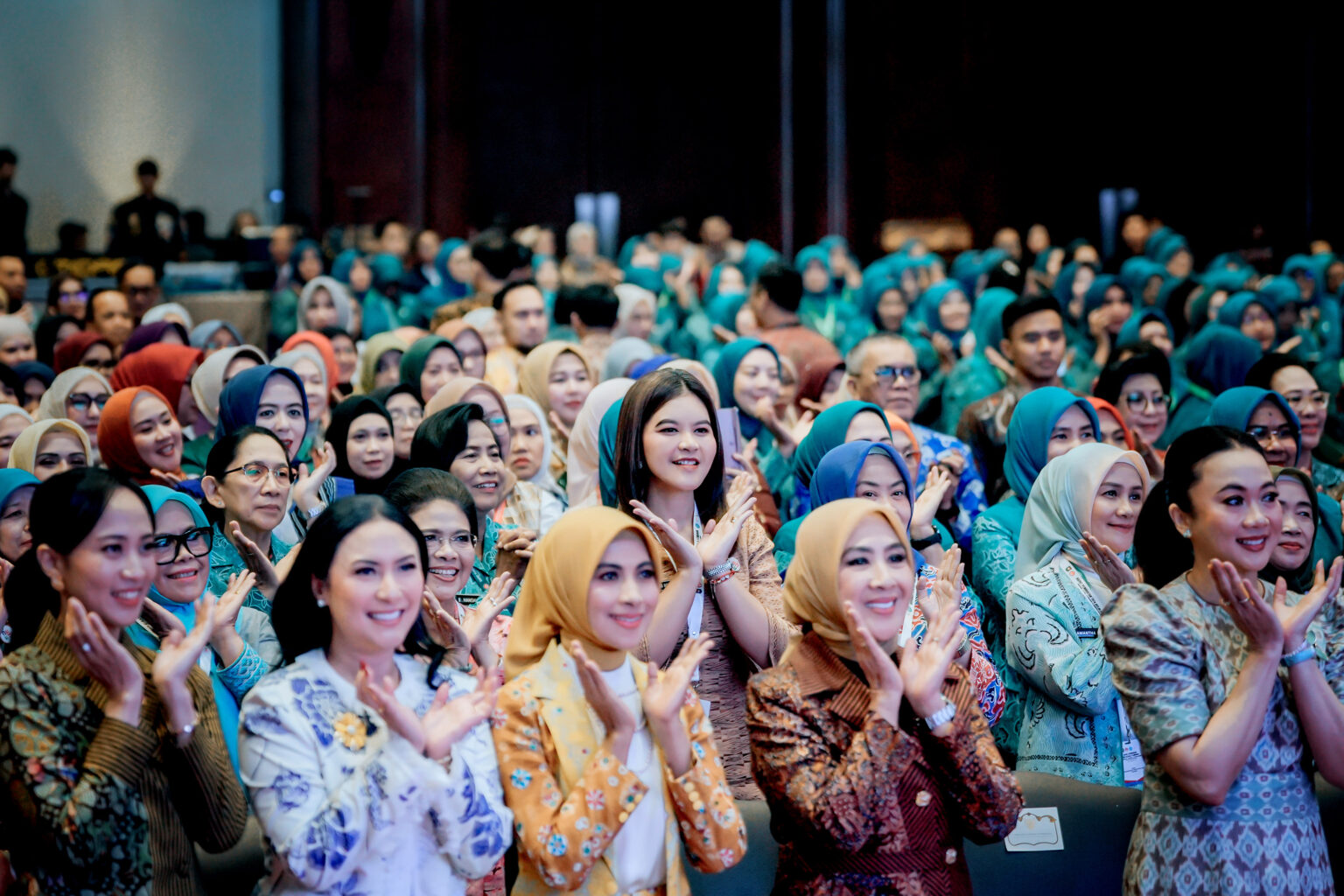 Kahiyang Ayu Hadiri Rakor Penguatan Tata Kelola Dekranasda, TP PKK, dan Posyandu di Jakarta